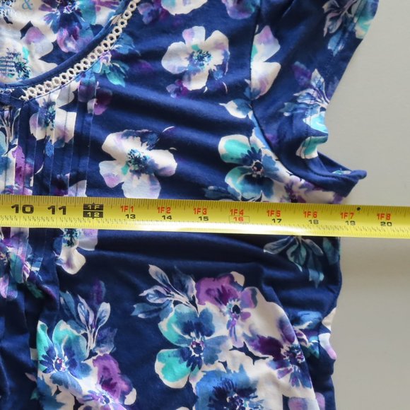 Women's Croft & Barrow Pajama Top and Pajama Capri Set - Picture 9 of 10